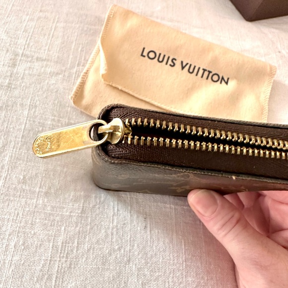 SOLD Louis Vuitton Small Zippy Monogram Wallet - Picture 6 of 10